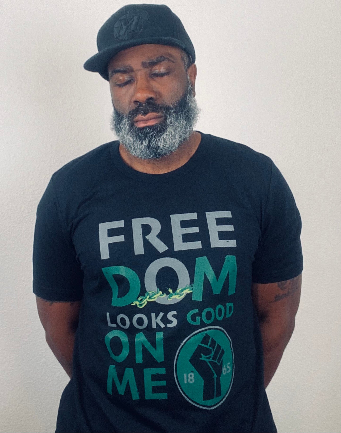 FREEDOM LOOK GOOD TEE
