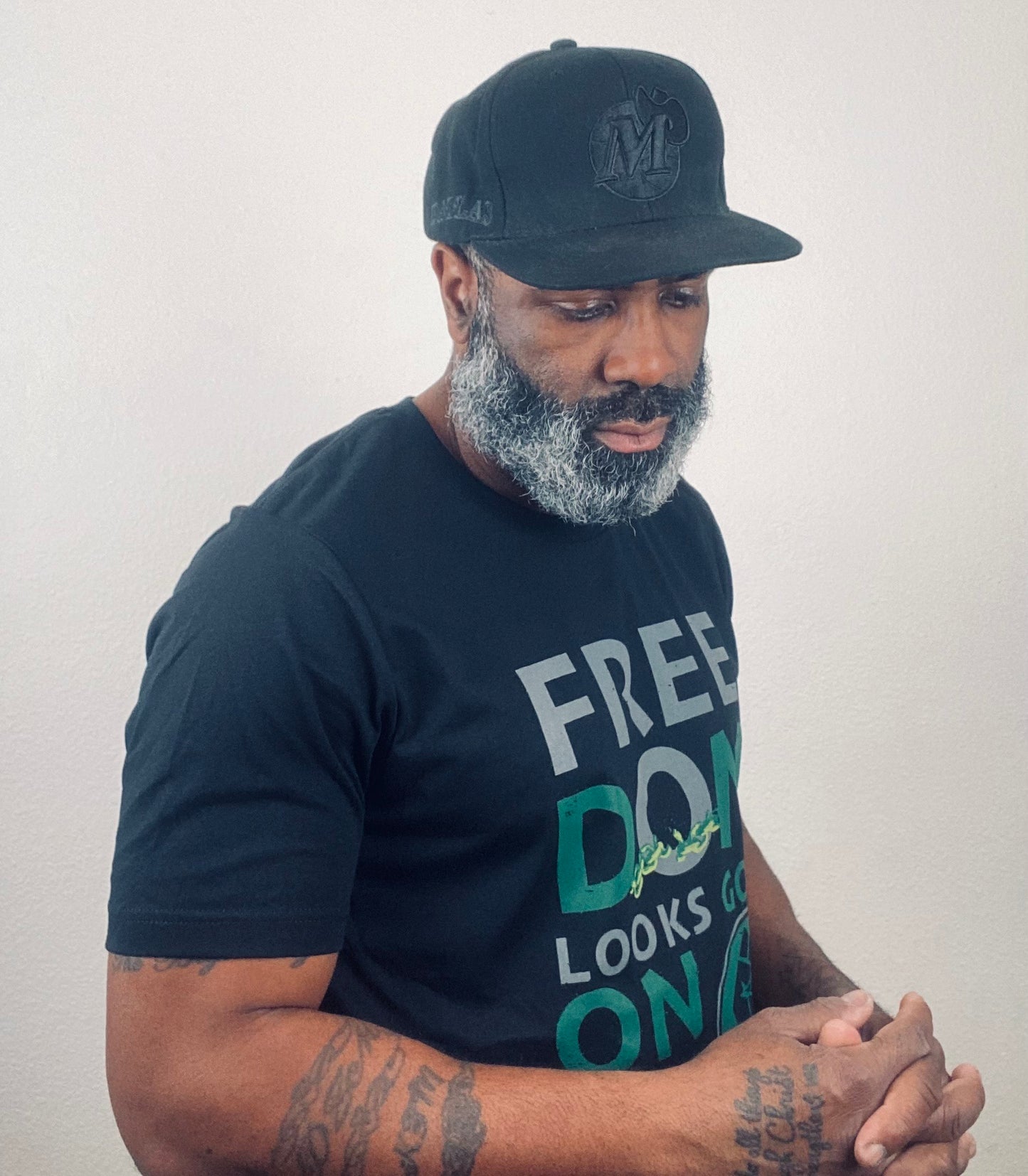 FREEDOM LOOK GOOD TEE